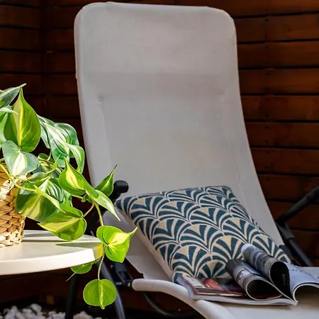 Patio & Parking - Self Check-in & Access アパート *