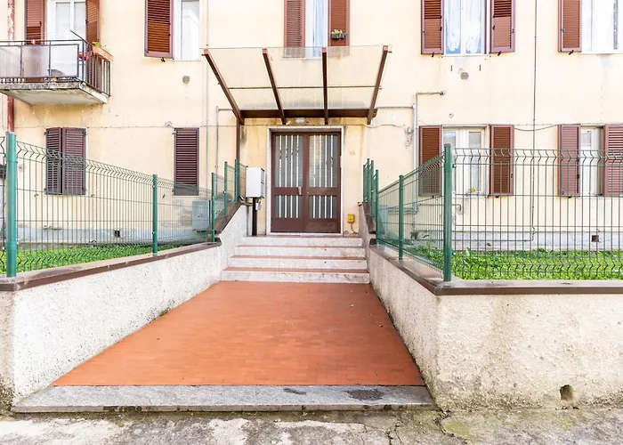 Patio & Parking - Self Check-in & Access Daire