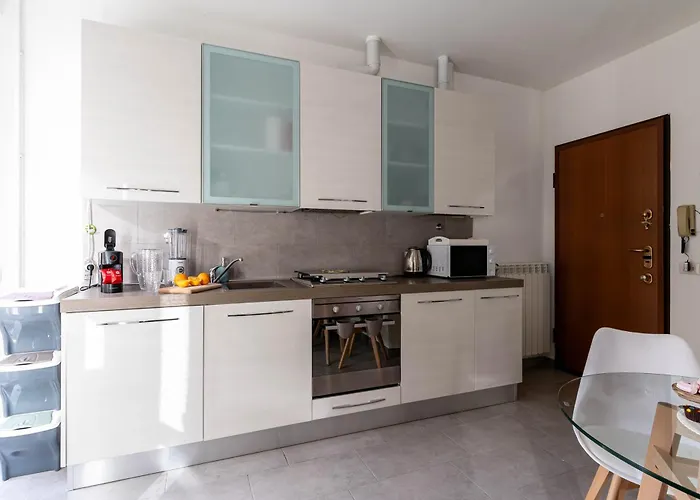 Patio & Parking - Self Check-in & Access